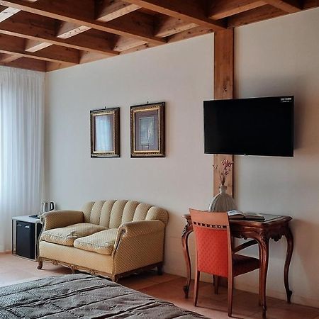 Palazzo Laureano - Dimora Storica Hotel Tricarico Bagian luar foto