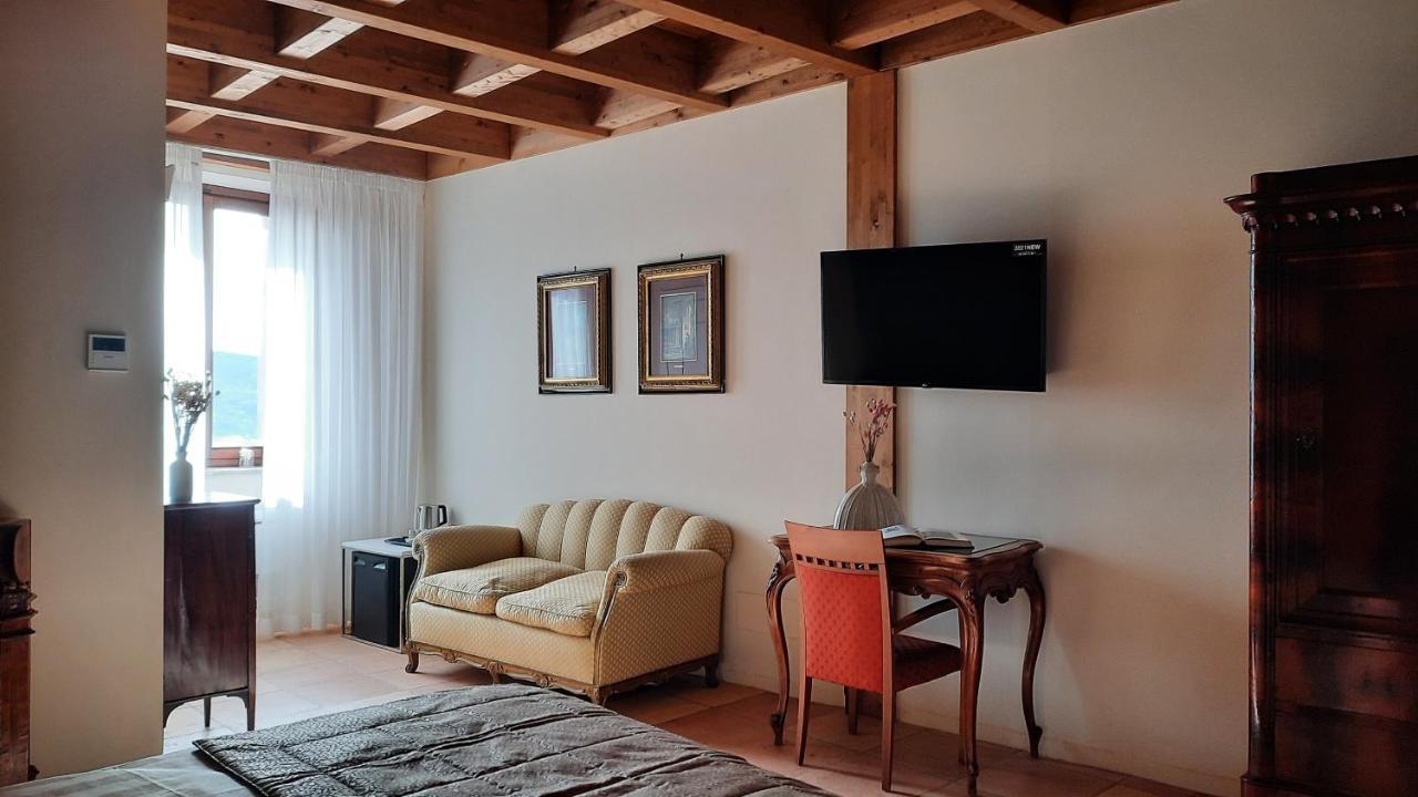 Palazzo Laureano - Dimora Storica Hotel Tricarico Bagian luar foto