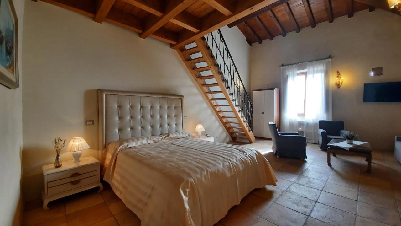 Palazzo Laureano - Dimora Storica Hotel Tricarico Bagian luar foto
