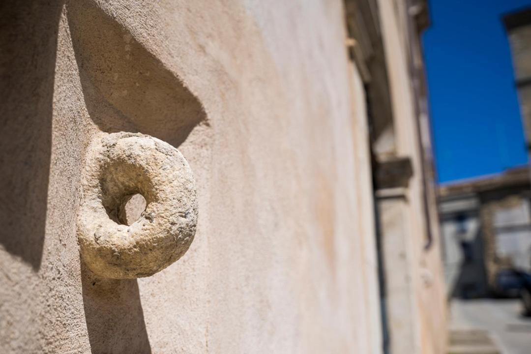 Palazzo Laureano - Dimora Storica Hotel Tricarico Bagian luar foto