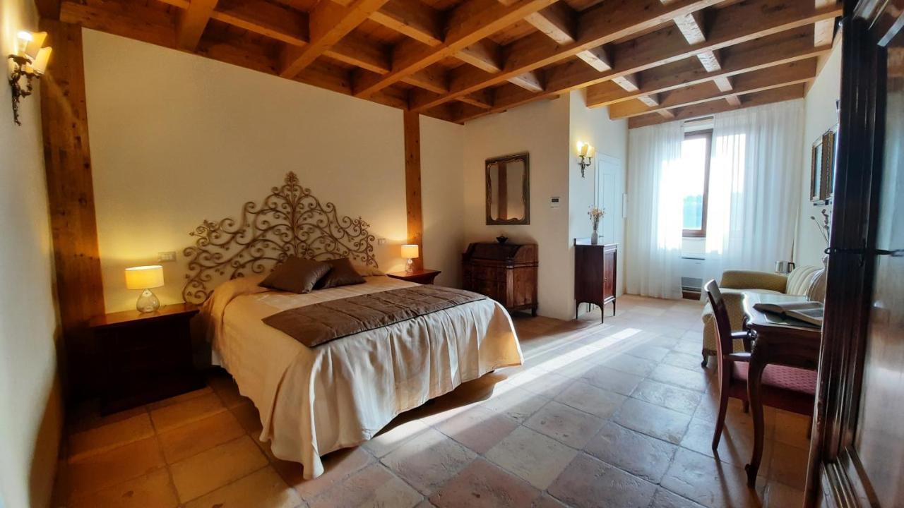 Palazzo Laureano - Dimora Storica Hotel Tricarico Bagian luar foto