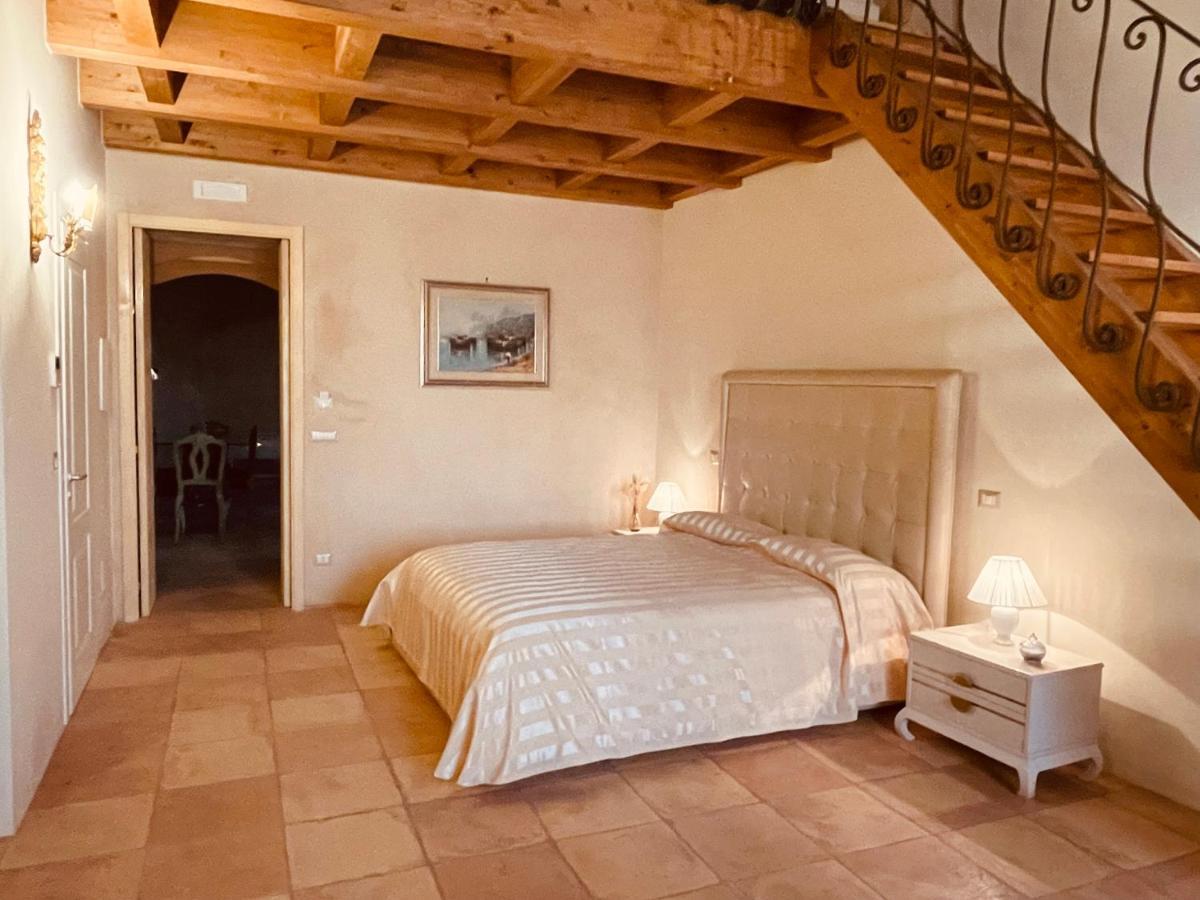 Palazzo Laureano - Dimora Storica Hotel Tricarico Bagian luar foto